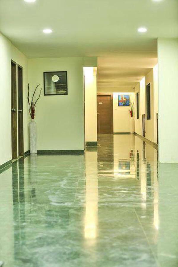 אחמדאבאד Fabhotel Flora Vastral מראה חיצוני תמונה