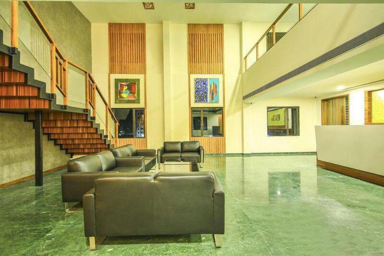 אחמדאבאד Fabhotel Flora Vastral מראה חיצוני תמונה