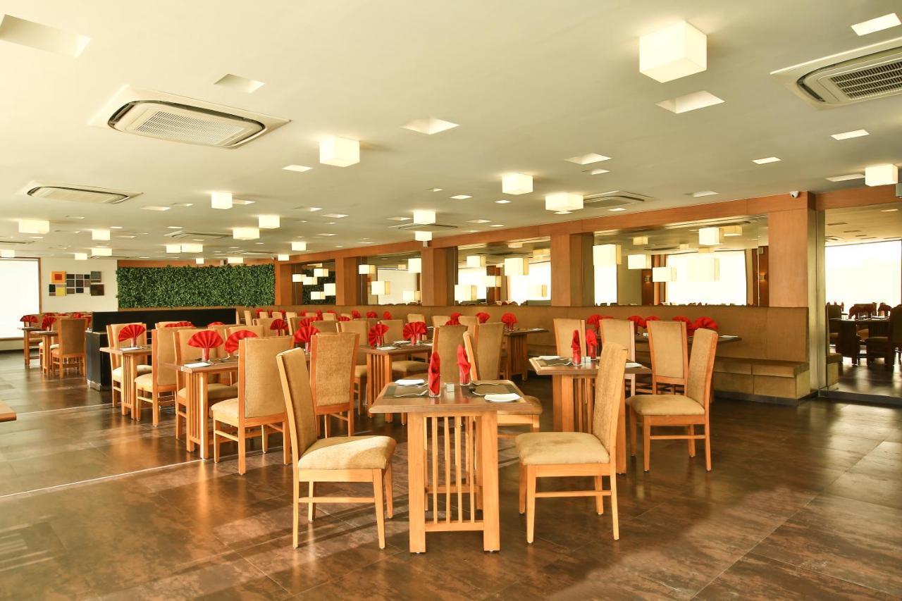 אחמדאבאד Fabhotel Flora Vastral מראה חיצוני תמונה