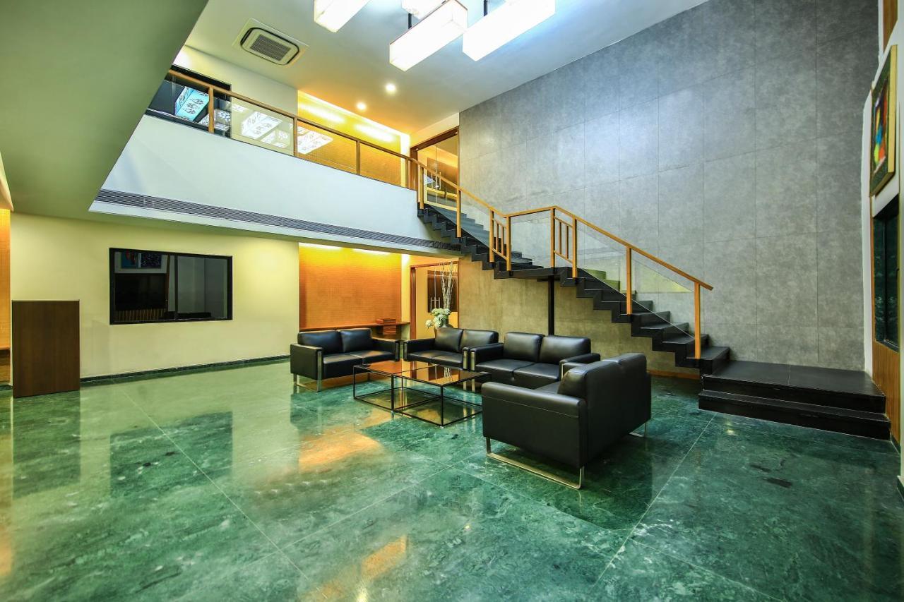 אחמדאבאד Fabhotel Flora Vastral מראה חיצוני תמונה
