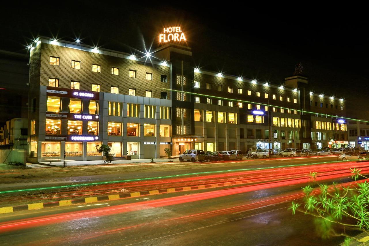 אחמדאבאד Fabhotel Flora Vastral מראה חיצוני תמונה