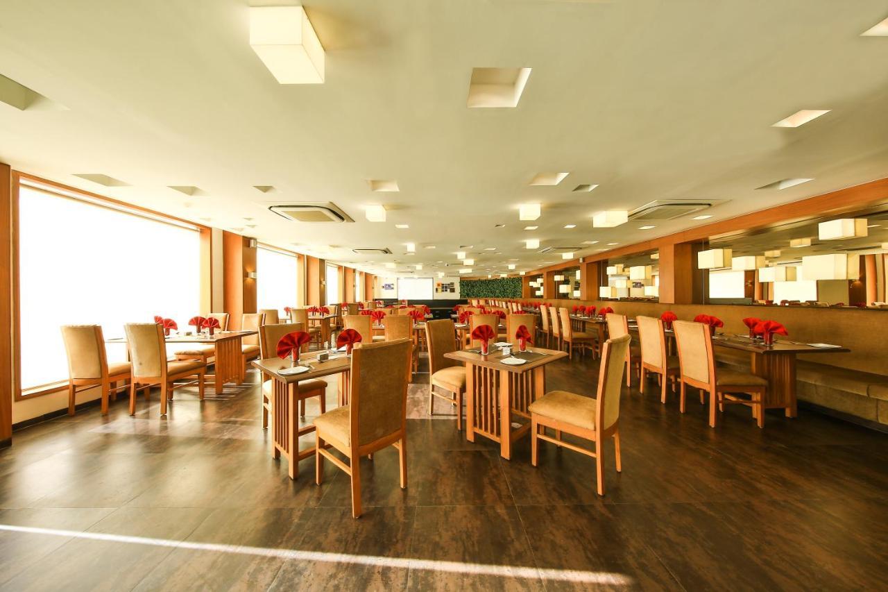 אחמדאבאד Fabhotel Flora Vastral מראה חיצוני תמונה