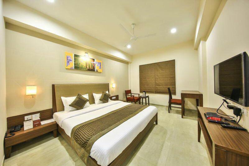 אחמדאבאד Fabhotel Flora Vastral מראה חיצוני תמונה