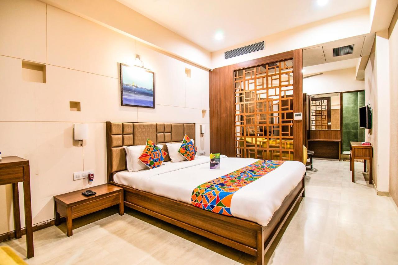אחמדאבאד Fabhotel Flora Vastral מראה חיצוני תמונה