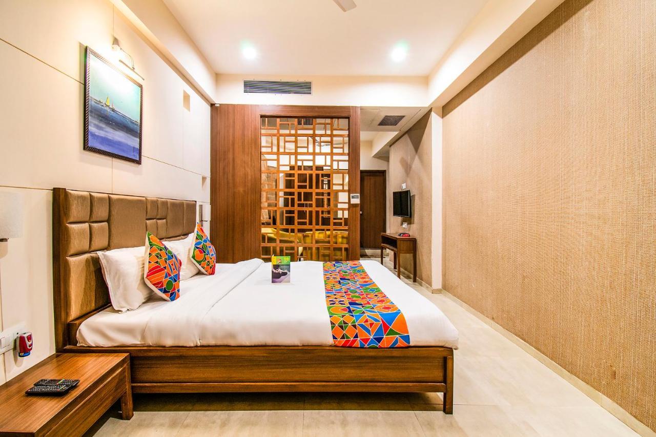אחמדאבאד Fabhotel Flora Vastral מראה חיצוני תמונה